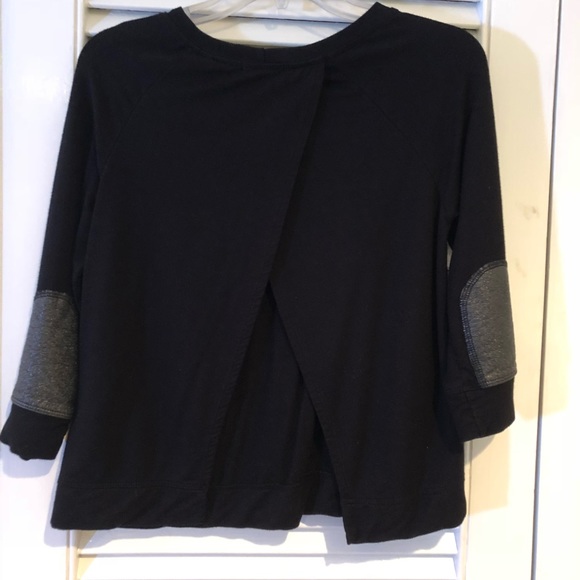 A black sleek sweater/blouse - Picture 2 of 2